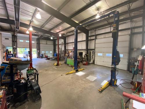 7699 3A Highway, Balfour, BC 