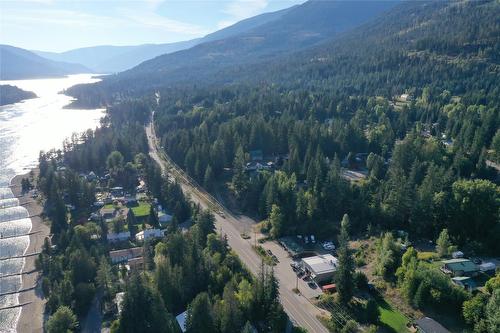 7699 3A Highway, Balfour, BC 