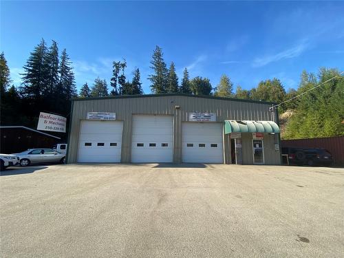 7699 3A Highway, Balfour, BC 