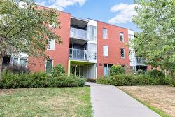 214-4100 Av. Benny  Montréal (Côte-Des-Neiges/Notre-Dame-De-Grâce), QC H4B 2R8