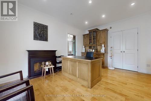 11 Loggers Trail, Whitchurch-Stouffville, ON - Indoor With Fireplace