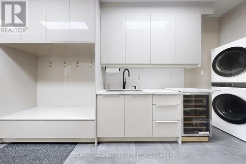 11 Loggers Trail, Whitchurch-Stouffville, ON - Indoor Photo Showing Laundry Room