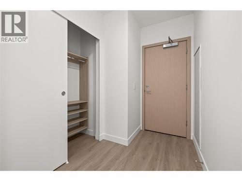 Foyer - 238 Leon Avenue Unit# 2107, Kelowna, BC - Indoor Photo Showing Other Room