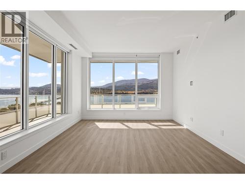 238 Leon Avenue Unit# 2107, Kelowna, BC - Indoor Photo Showing Other Room