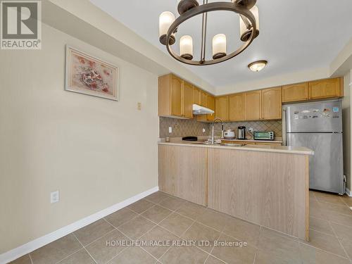 80 Sweetwood Circle, Brampton, ON - Indoor Photo Showing Kitchen