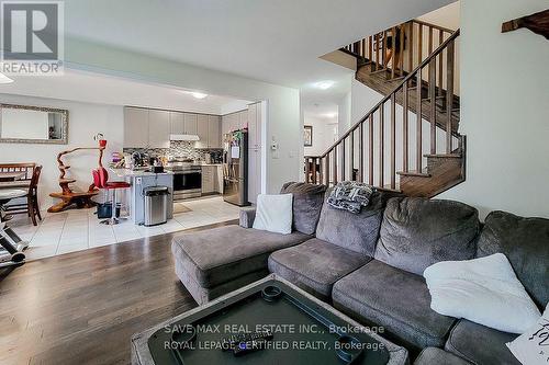 65 Lillian Way, Haldimand, ON - Indoor Photo Showing Living Room