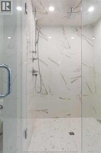 952 St. Jude Court, Windsor, ON - Indoor Photo Showing Bathroom