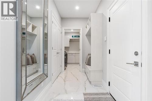 952 St. Jude Court, Windsor, ON - Indoor