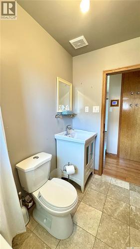 110 Stanley Street, Elbow, SK - Indoor Photo Showing Bathroom