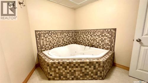110 Stanley Street, Elbow, SK - Indoor Photo Showing Bathroom