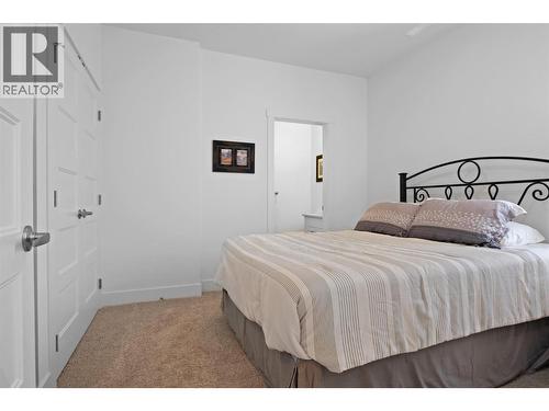 1664 Tower Ranch Drive, Kelowna, BC - Indoor Photo Showing Bedroom