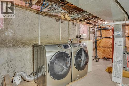 2223 Toronto Street, Regina, SK - Indoor Photo Showing Laundry Room