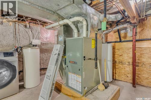 2223 Toronto Street, Regina, SK - Indoor