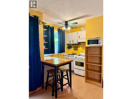1611 Nickleplate Road Unit# 206, Rossland, BC - Indoor Photo Showing Kitchen