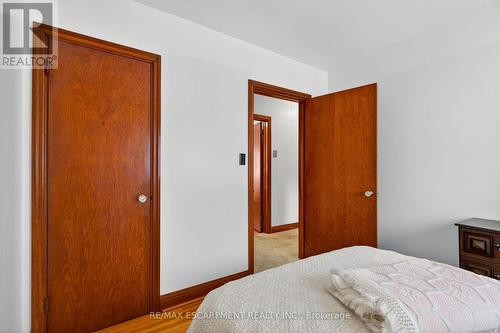 961 Danforth Avenue, Burlington, ON - Indoor Photo Showing Bedroom