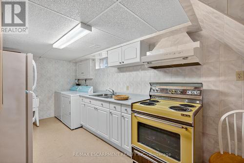 961 Danforth Avenue, Burlington, ON - Indoor Photo Showing Kitchen With Double Sink