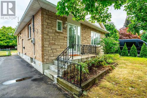 961 Danforth Avenue, Burlington, ON - Outdoor