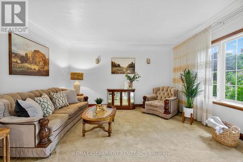 961 Danforth Avenue, Burlington, ON - Indoor Photo Showing Living Room
