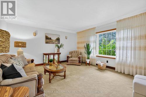 961 Danforth Avenue, Burlington, ON - Indoor Photo Showing Living Room