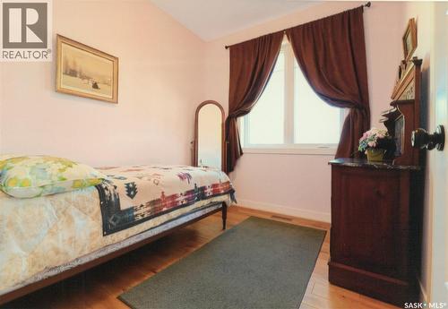 30 West Park Drive, Battleford, SK - Indoor Photo Showing Bedroom