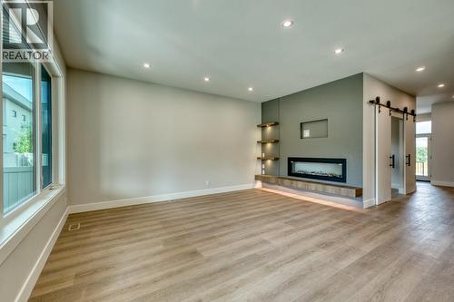 925 Bull Crescent, Kelowna, BC - Indoor With Fireplace