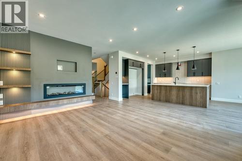 925 Bull Crescent, Kelowna, BC - Indoor With Fireplace