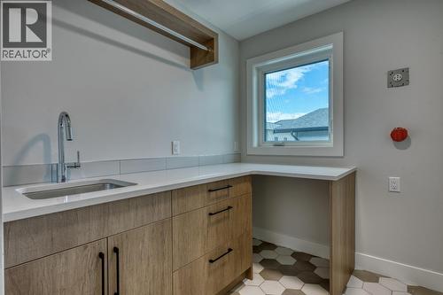 925 Bull Crescent, Kelowna, BC - Indoor