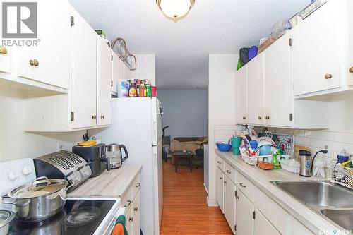 34 39 Centennial Street, Regina, SK - Indoor Photo Showing Kitchen