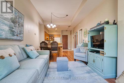 103 - 400 Romeo Street N, Stratford, ON - Indoor Photo Showing Living Room