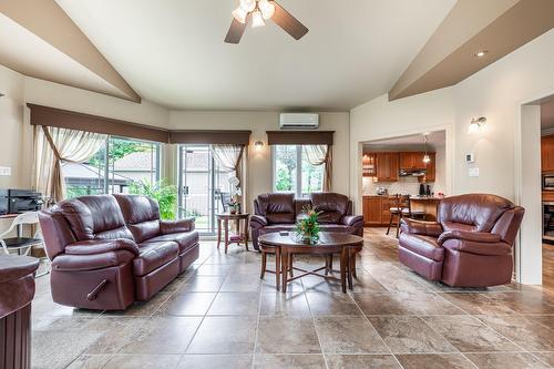 Solarium/Verrière - 24 Ch. Des Patriotes E., Saint-Jean-Sur-Richelieu, QC - Indoor Photo Showing Living Room