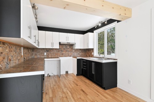 Cuisine - 721  - 723 Ch. De Ferme-Rouge, Mont-Laurier, QC - Indoor Photo Showing Kitchen