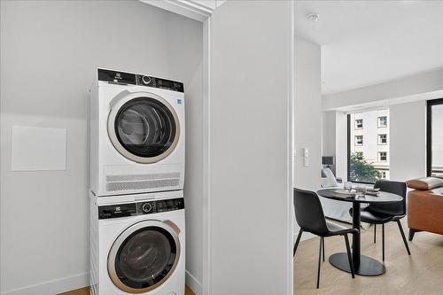 Storage - 412-1245 Rue Sherbrooke O., Montréal (Ville-Marie), QC - Indoor Photo Showing Laundry Room