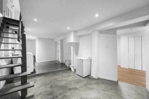 Basement - 4670 Rue Clark, Montréal (Le Plateau-Mont-Royal), QC - Indoor Photo Showing Other Room