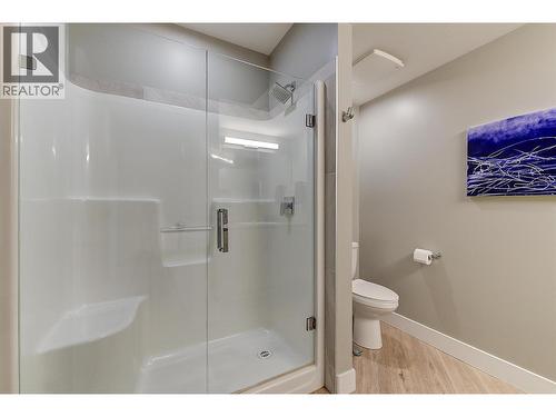 514 Quartz Crescent Unit# 6, Kelowna, BC - Indoor Photo Showing Bathroom