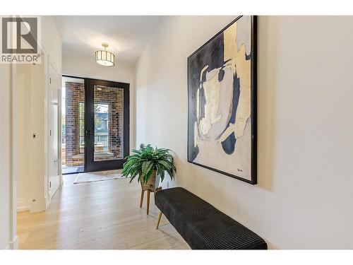 450 Groves Avenue Unit# 102, Kelowna, BC - Indoor Photo Showing Other Room