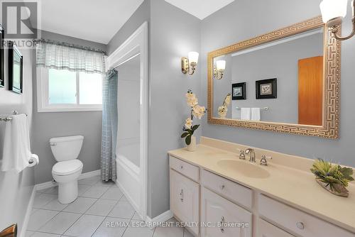 11 Pinard Street, Hamilton, ON - Indoor Photo Showing Bathroom