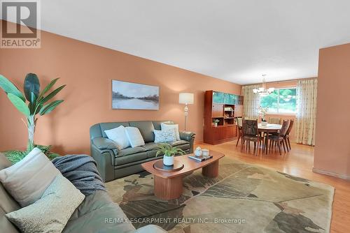 11 Pinard Street, Hamilton, ON - Indoor Photo Showing Living Room