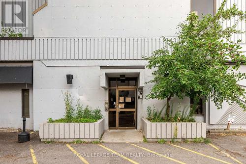 Side Entrance - A01 - 450 Rideau Street, Ottawa, ON 