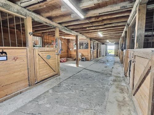 Écurie - 343  - 345 Route 111, Val-D'Or, QC 