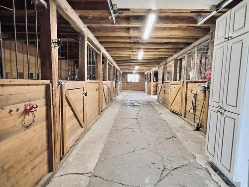 Écurie - 343  - 345 Route 111, Val-D'Or, QC 