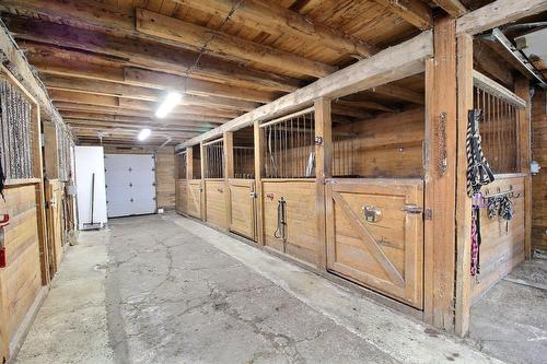 Écurie - 343  - 345 Route 111, Val-D'Or, QC 