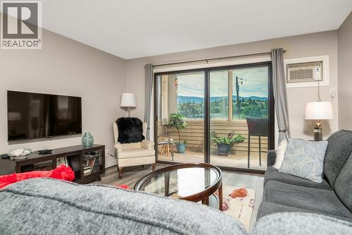 3608 27 Avenue Unit# 201 Lot# 21, Vernon, BC - Indoor Photo Showing Living Room