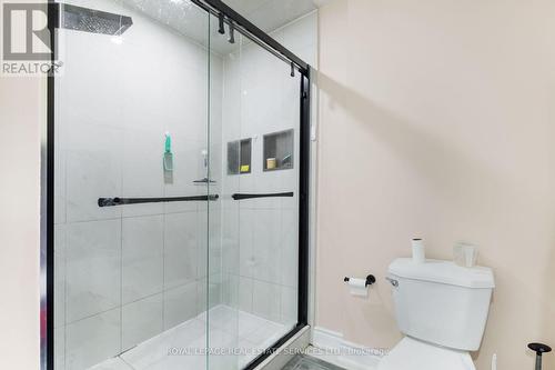 18 Tremont Court, Brampton, ON - Indoor Photo Showing Bathroom