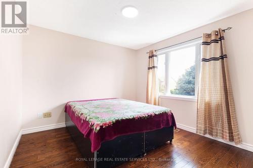 18 Tremont Court, Brampton, ON - Indoor Photo Showing Bedroom