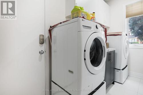 18 Tremont Court, Brampton, ON - Indoor Photo Showing Laundry Room