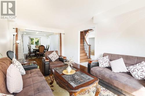 18 Tremont Court, Brampton, ON - Indoor Photo Showing Living Room
