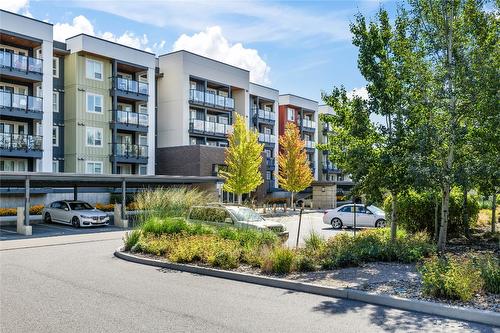 Ph17-775 Academy Way, Kelowna, BC - Outdoor With Balcony With Facade