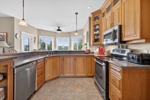 6128 Eighth Line, Erin, ON - Indoor Photo Showing Kitchen With Double Sink