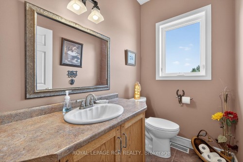 6128 Eighth Line, Erin, ON - Indoor Photo Showing Bathroom