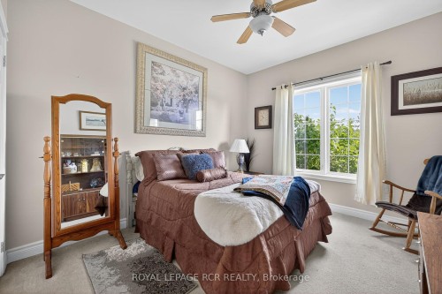 6128 Eighth Line, Erin, ON - Indoor Photo Showing Bedroom